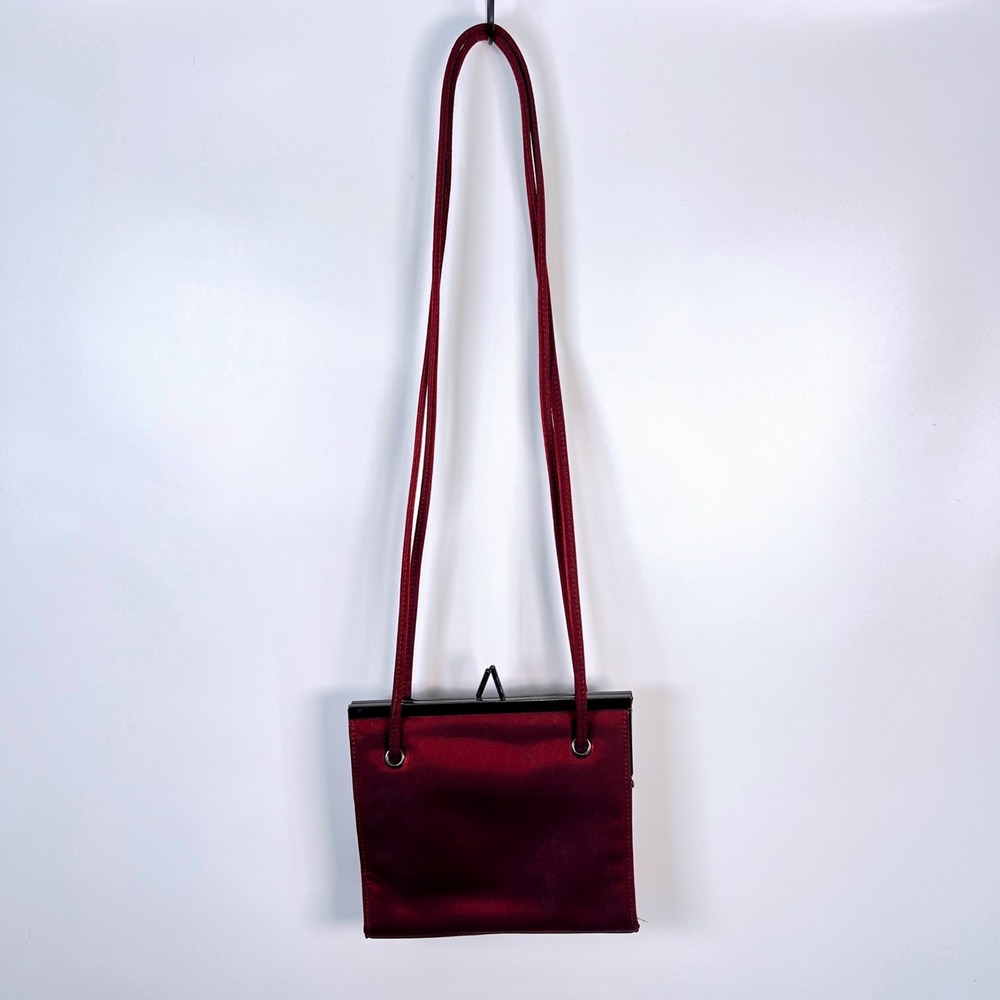 Amanda‎ Smith 90s Burgundy Satin Kiss Lock Evening Bag Small Shoulder Purse